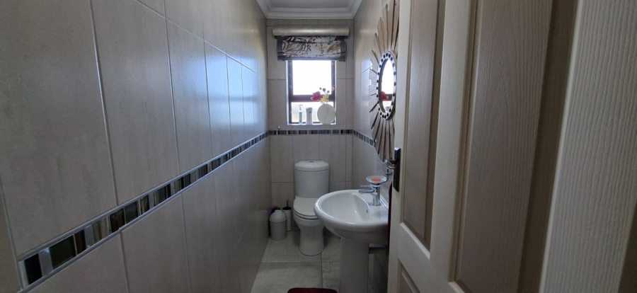  Bedroom Property for Sale in Dana Bay Western Cape